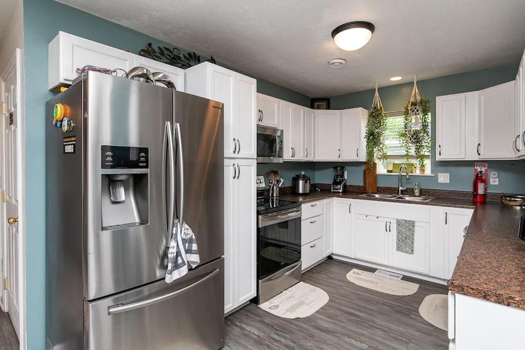 Family Friendly Home Close To Airport And Downtown Des Moines Exterior foto